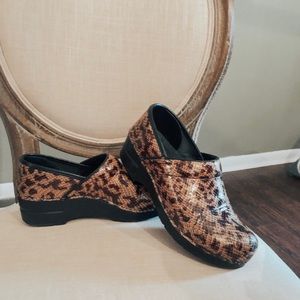 Sanita Cheetah print clogs